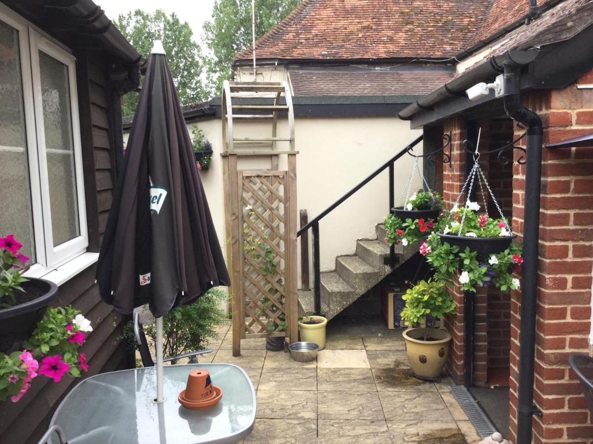 The Bell Inn ซอลส์บรี ภายนอก รูปภาพ