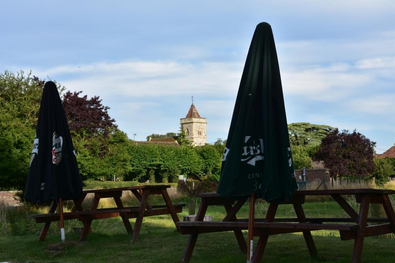 The Bell Inn ซอลส์บรี ภายนอก รูปภาพ