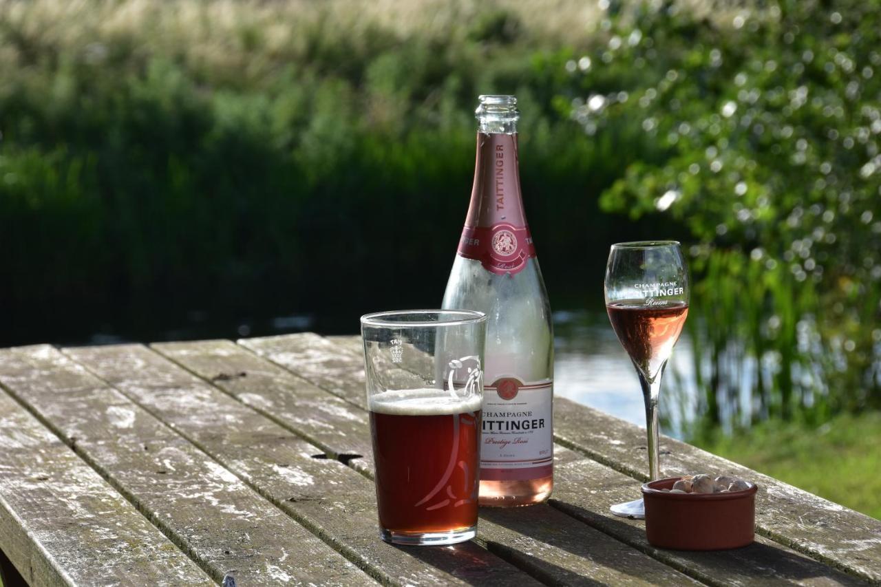 The Bell Inn ซอลส์บรี ภายนอก รูปภาพ