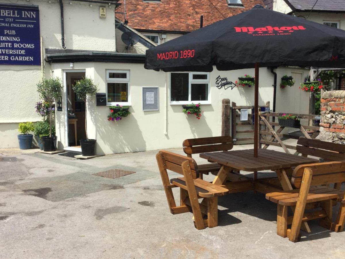 The Bell Inn ซอลส์บรี ภายนอก รูปภาพ