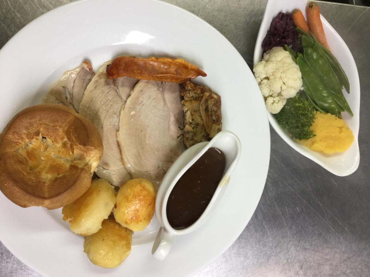 The Bell Inn ซอลส์บรี ภายนอก รูปภาพ