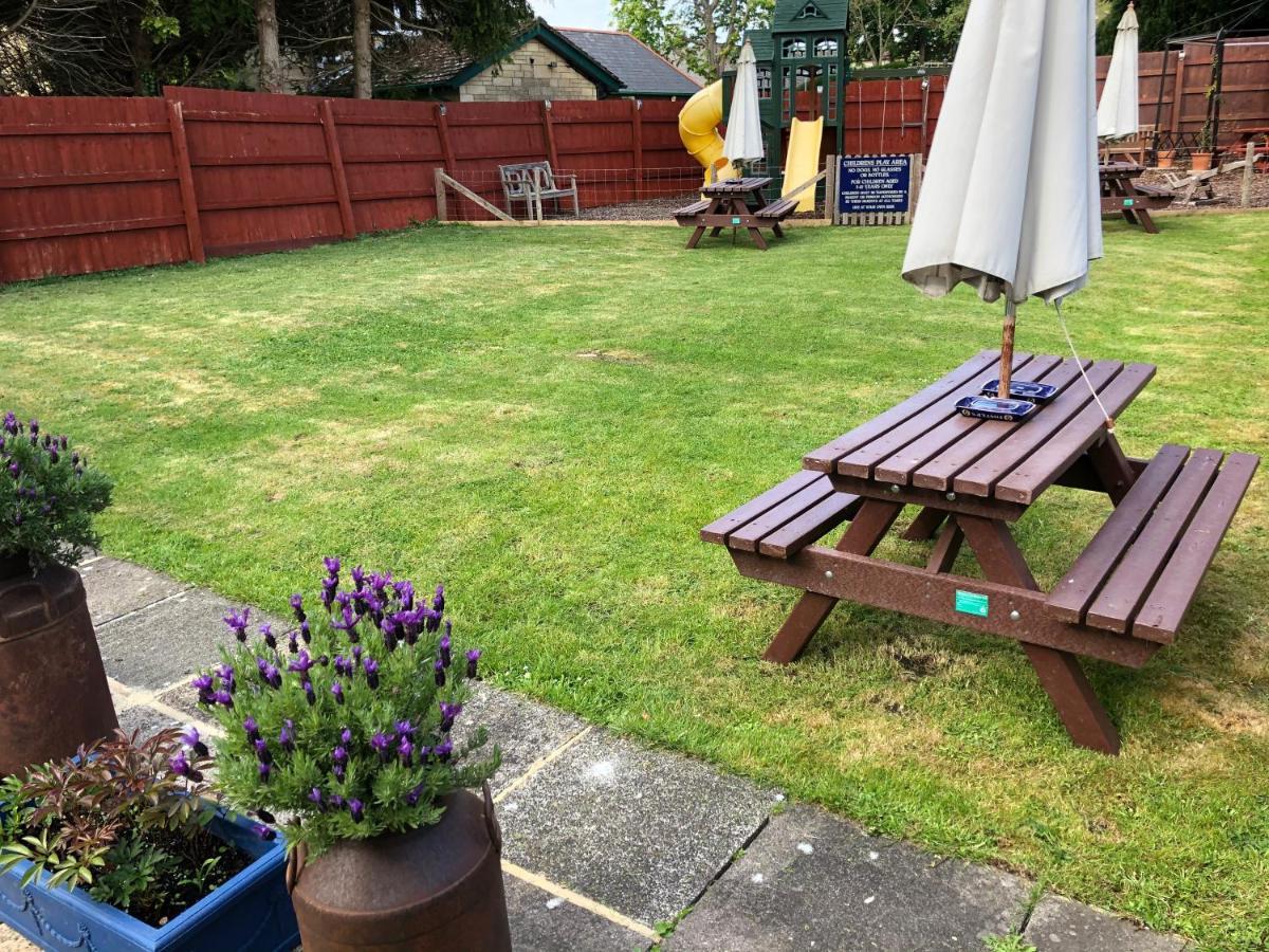 The Bell Inn ซอลส์บรี ภายนอก รูปภาพ